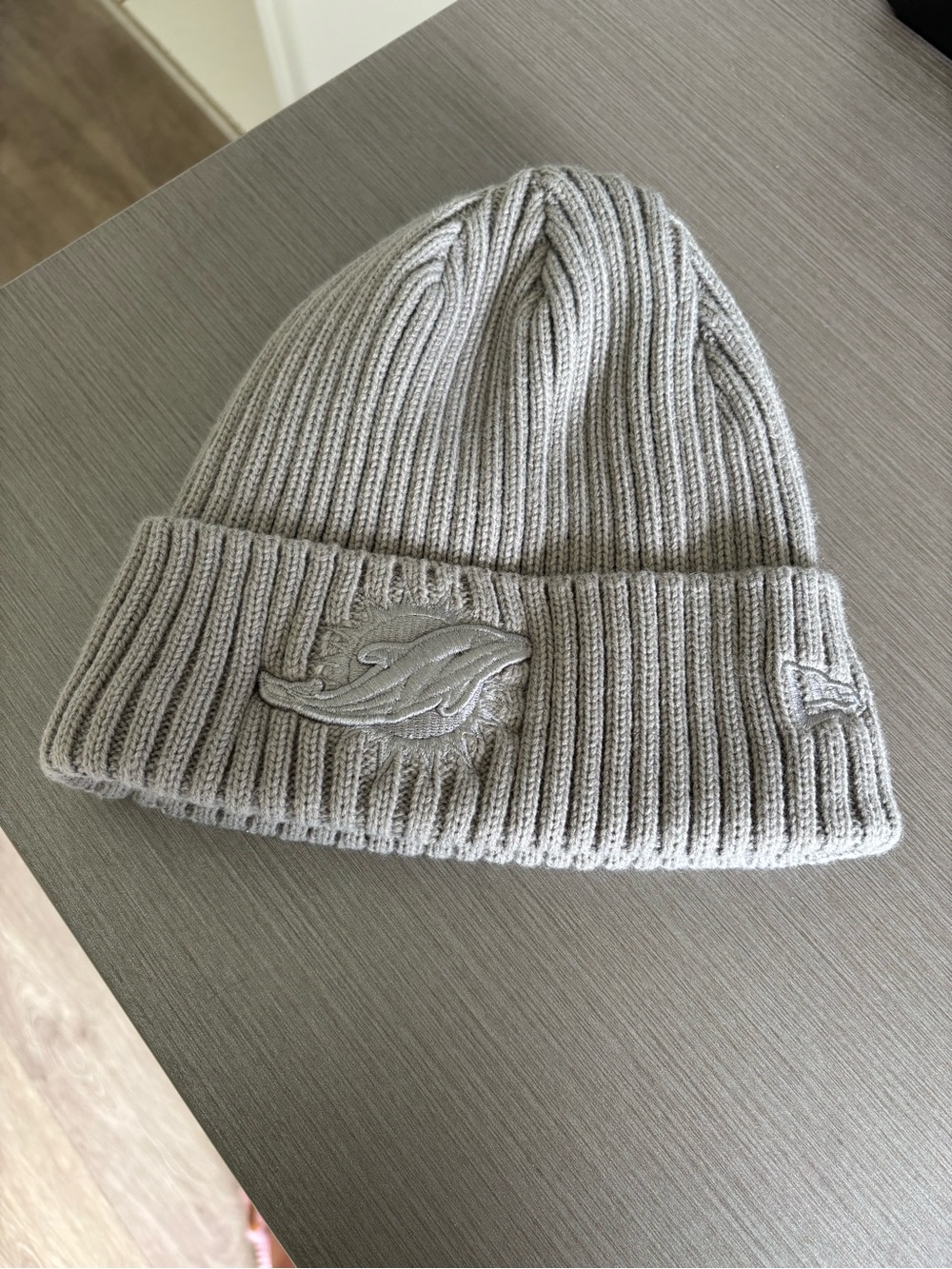 Miami Dolphins New Era Fleece-Lined Cuffed Knit Beanie Hat - Gray OSFM